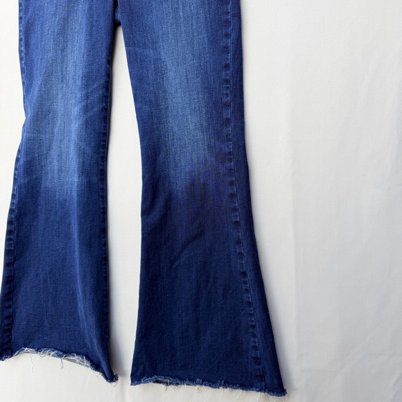 Express 70s Flare Mid Rise Ultra‎ Hyper Stretch- Conscious Edit Med 6/8/10 Short - Picture 7 of 13